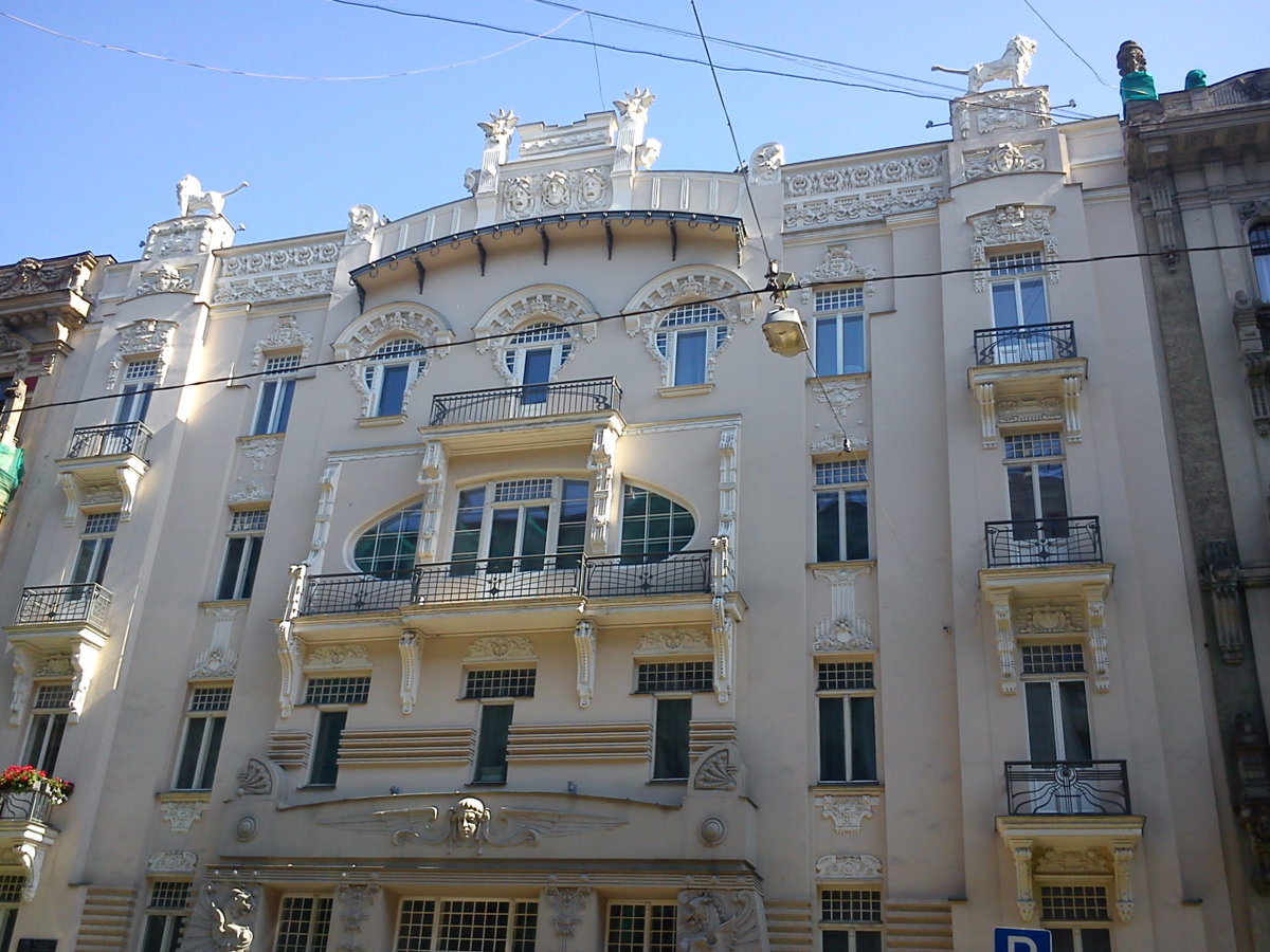 Riga, Art Nouveau building 03.jpg