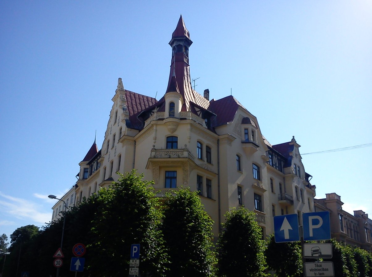 Riga, Art Nouveau building 05.jpg