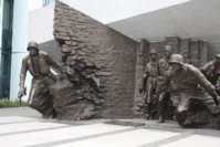 Βαρσοβία Μνημείο της εξέγερσης.JPG