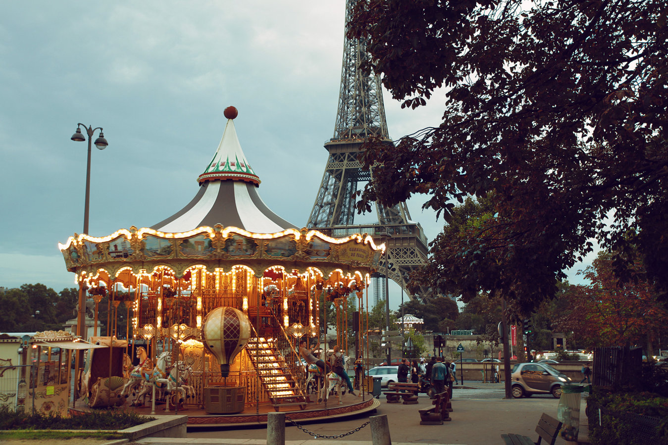 Eiffel tower carousel.jpg