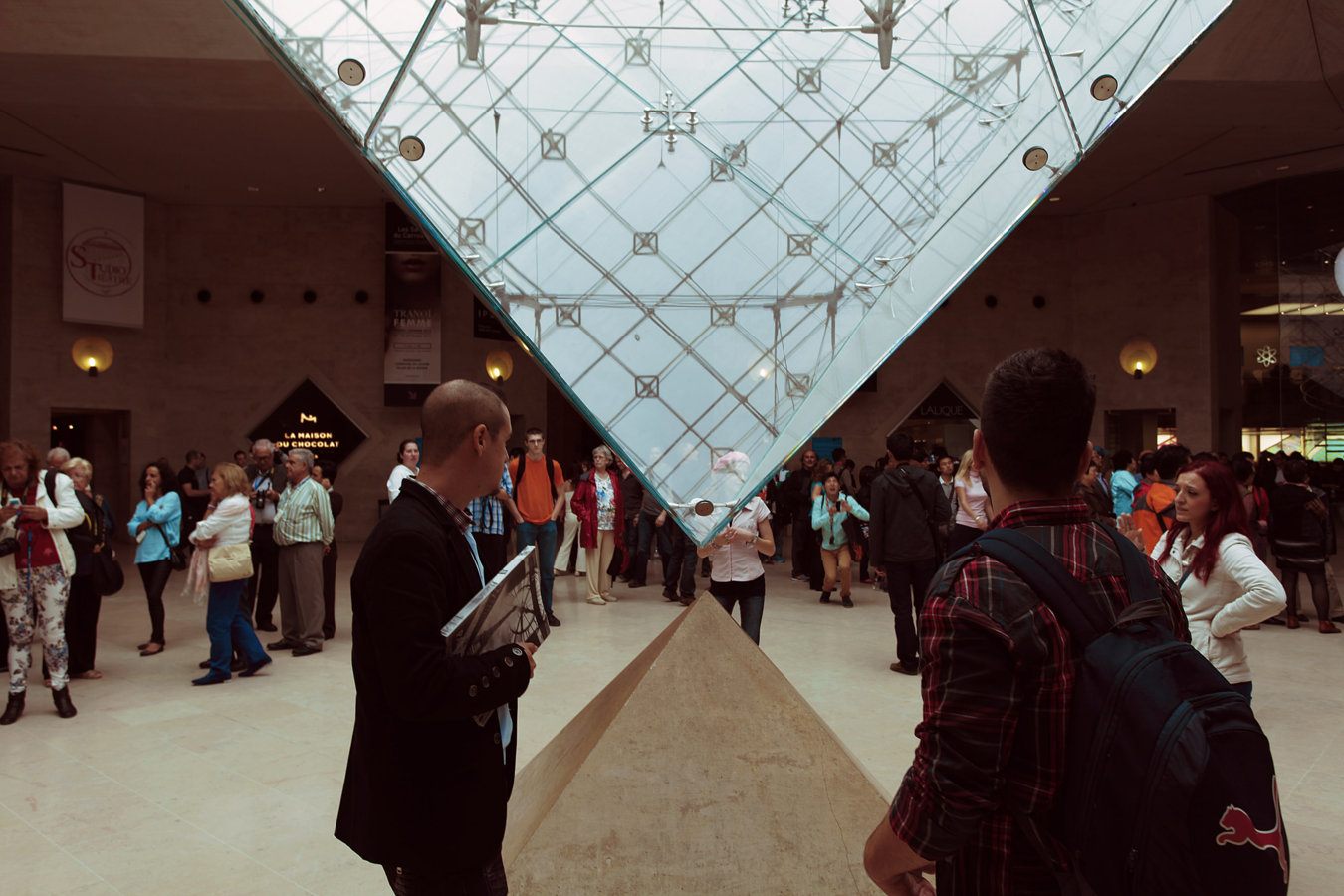 louvre upside down pyramid.jpg