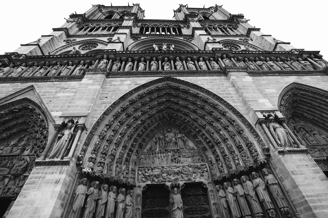 notre dame bw.jpg