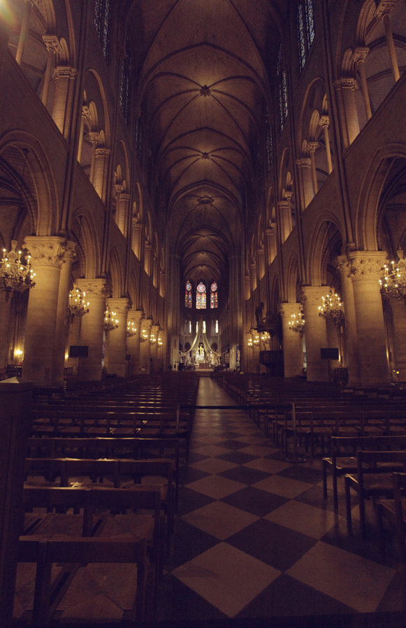 notre damme interior 2.jpg