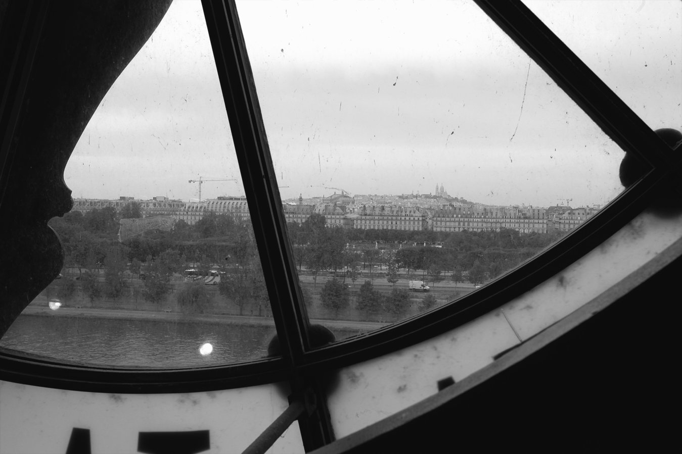 orsay interior big clock montmartre.jpg