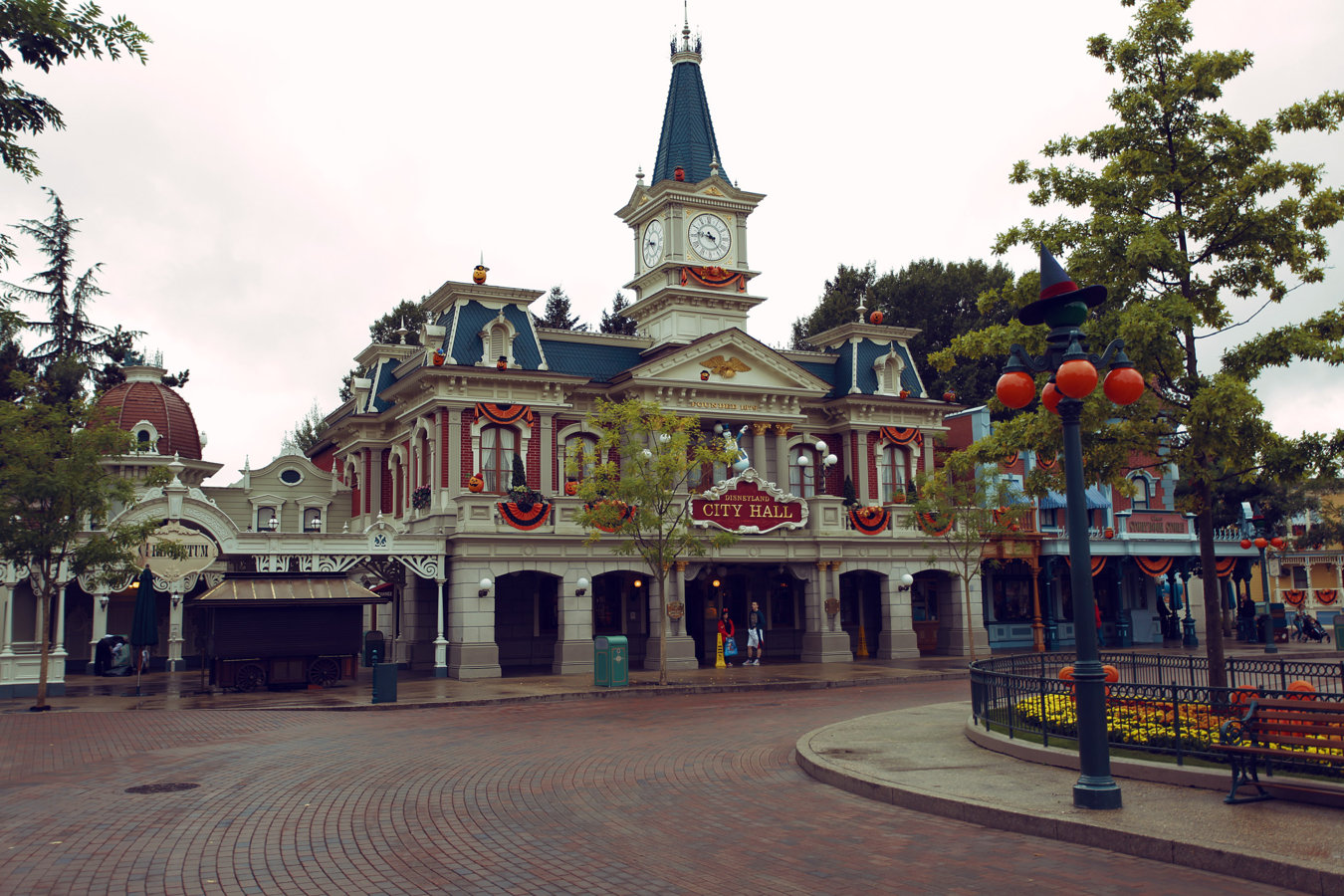 disneyland city hall.jpg