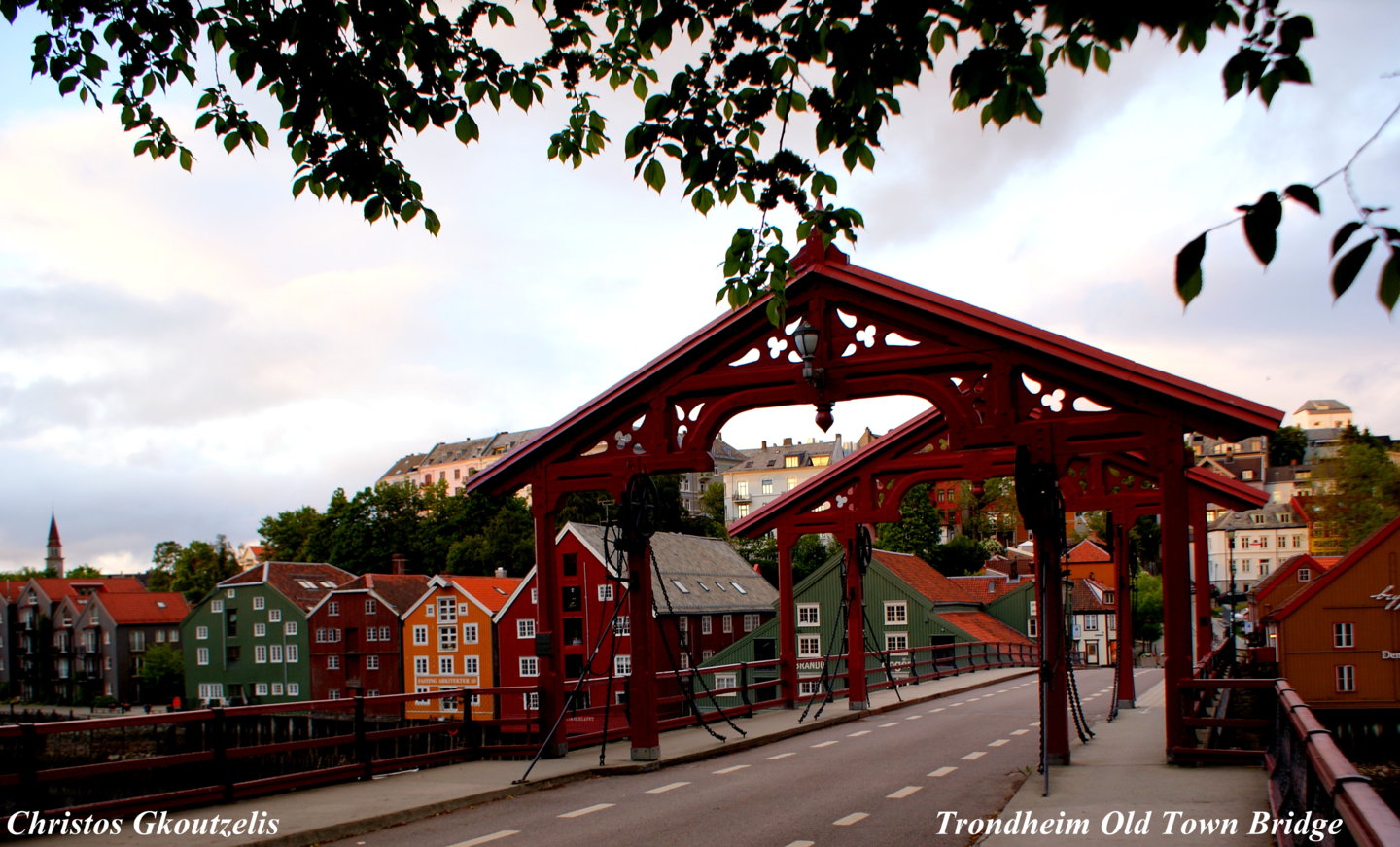 Trondheim Old Town Bridge 5545.jpg