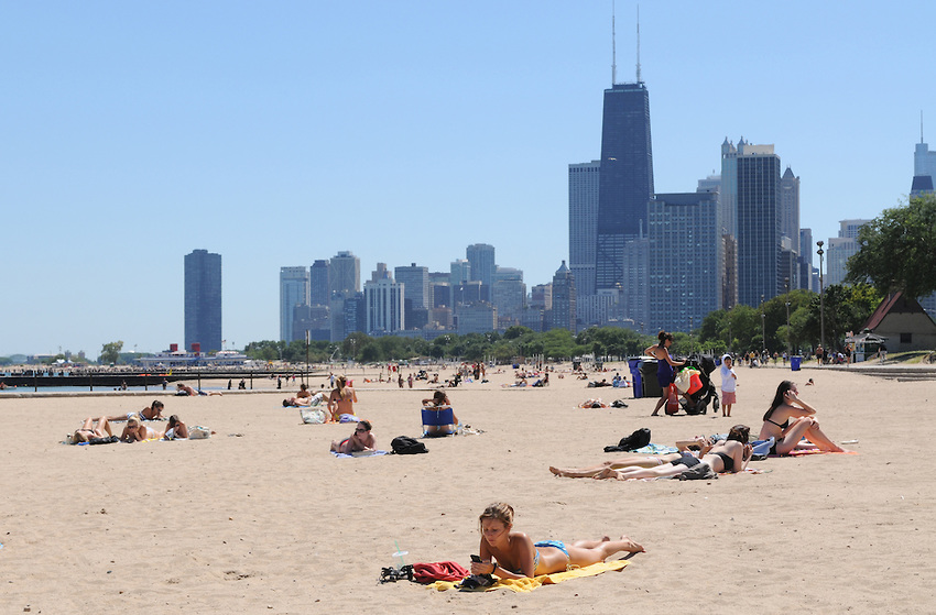 Chicago-Beach-Sunbathers-3.jpg