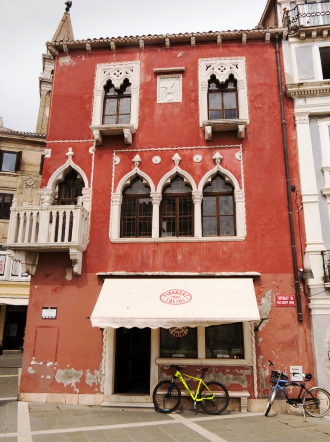 venetian-house-mid-15th-century-piran-slovenia.jpg