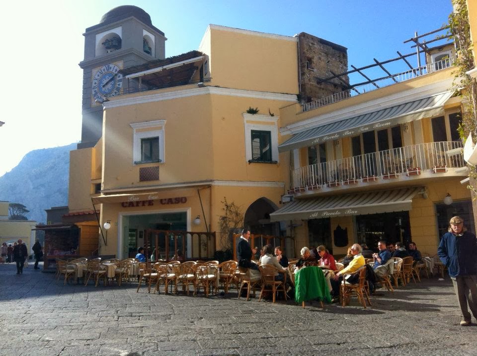 piazzetta_bar_capri.jpg