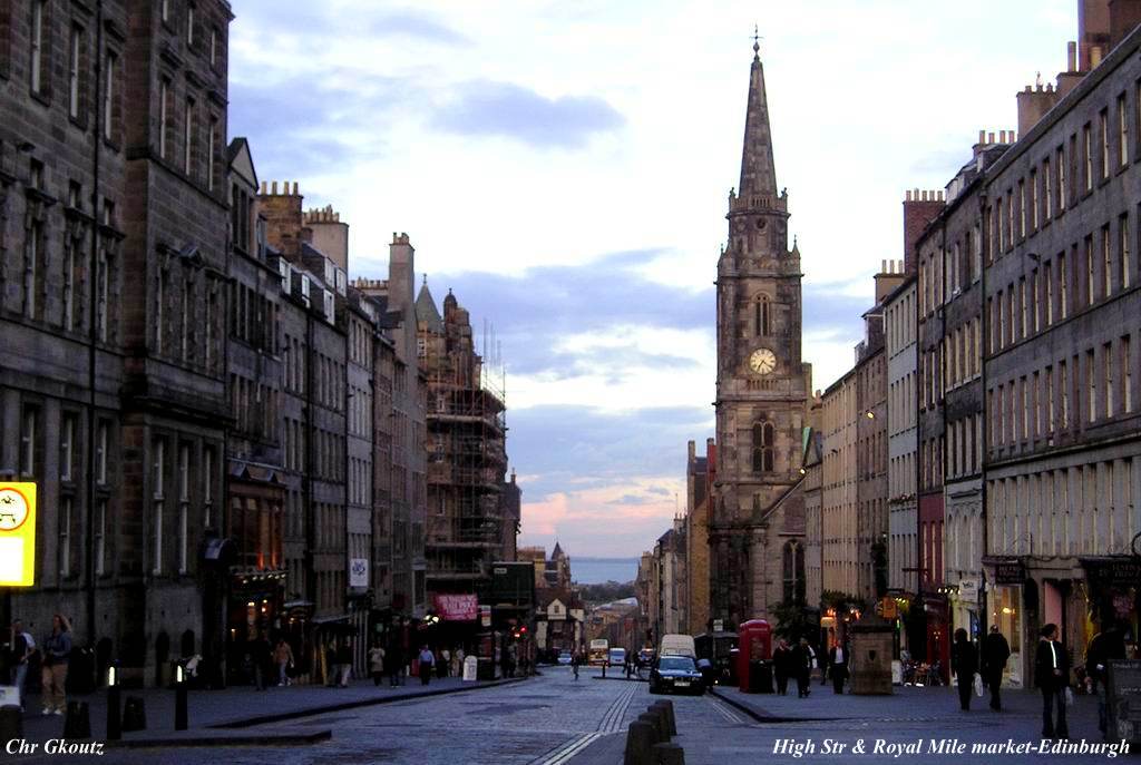 23 High Str & Royal Mile market-Edinburgh.jpg