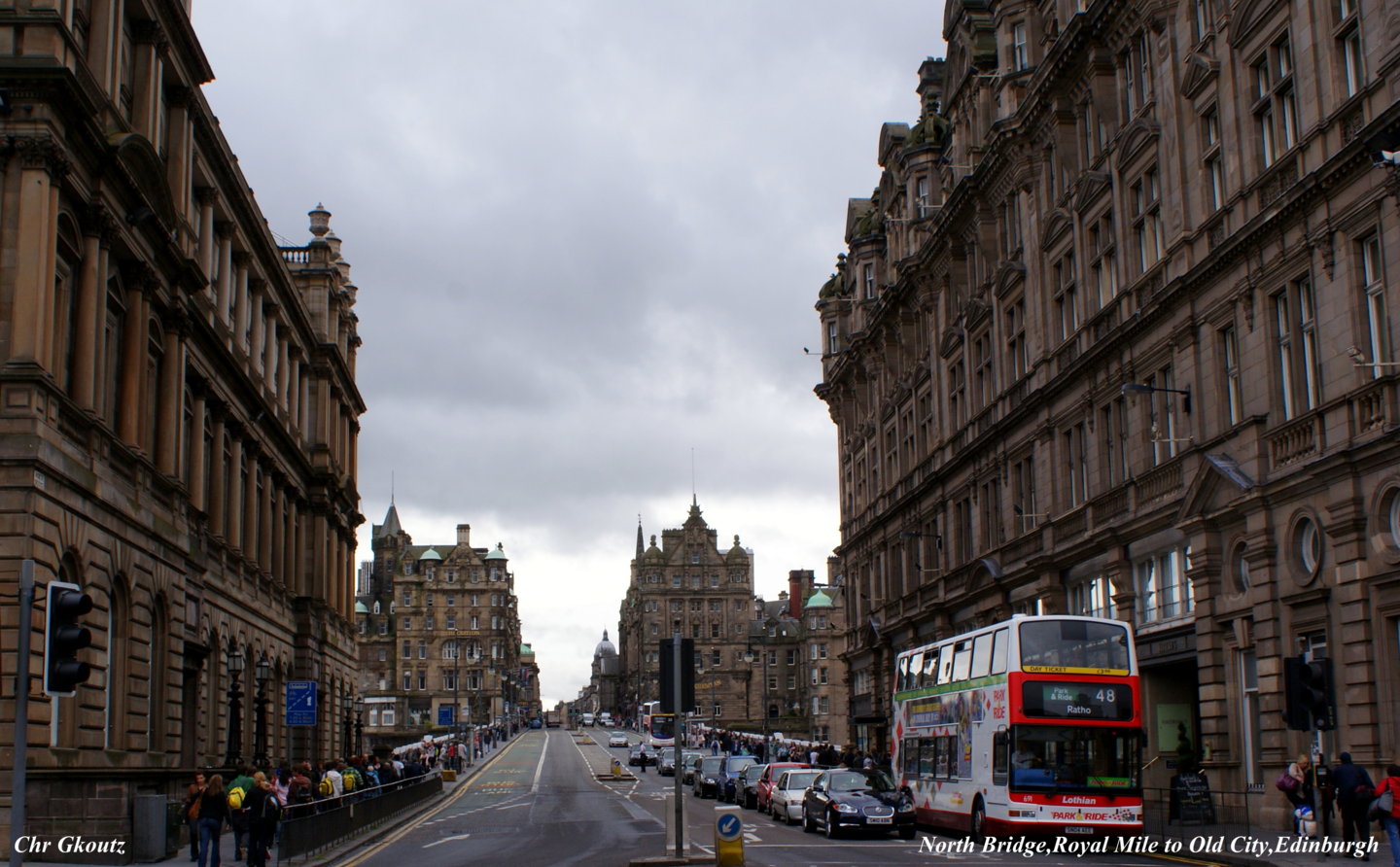 DSC02768a North Bridge,Royal Mile,Edinburgh.jpg