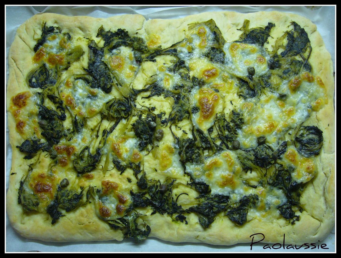 pizza-bianca-con-cicoria-intera.jpg