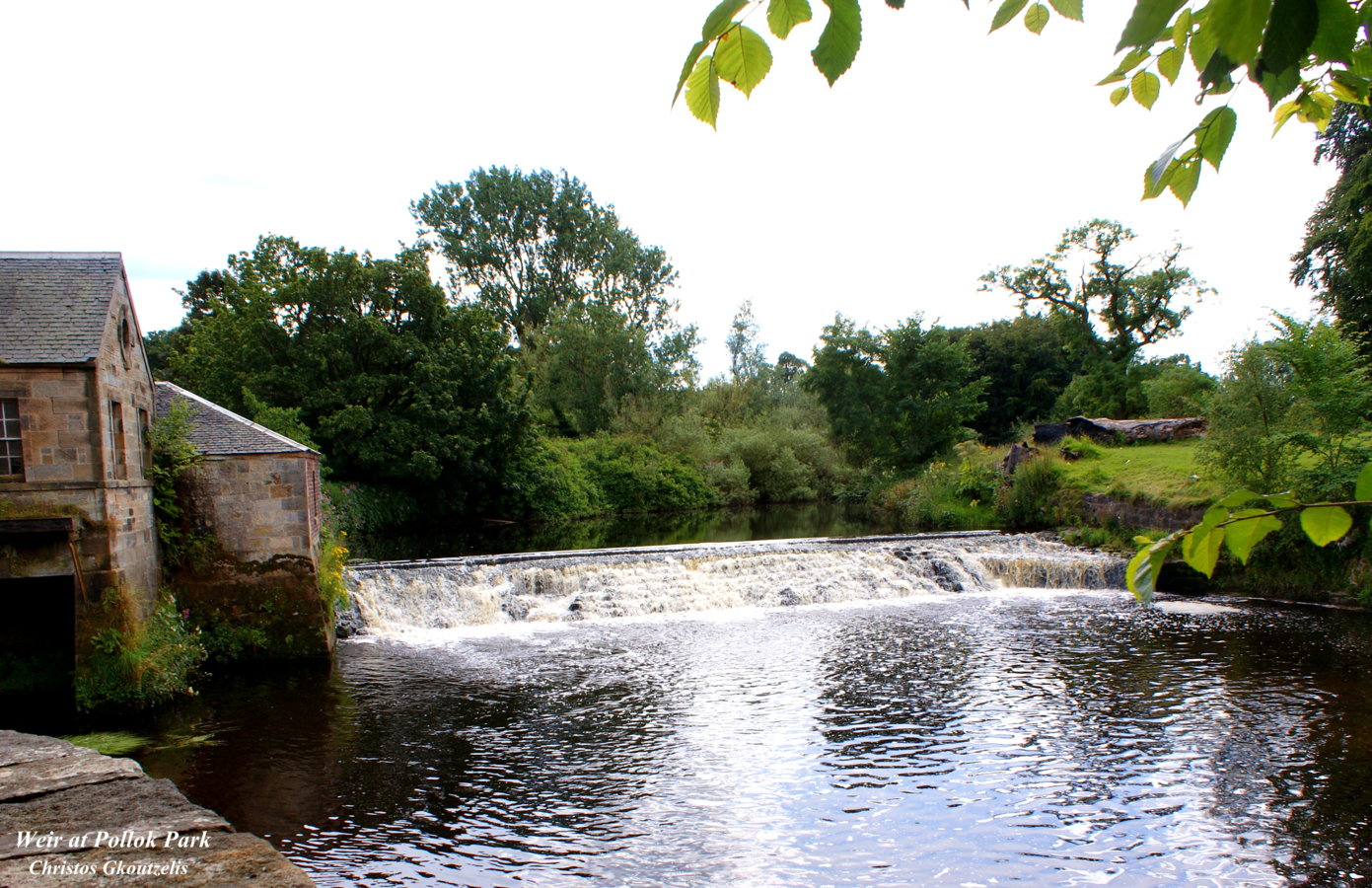 DSC06272 Weir at Pollok Park a.jpg