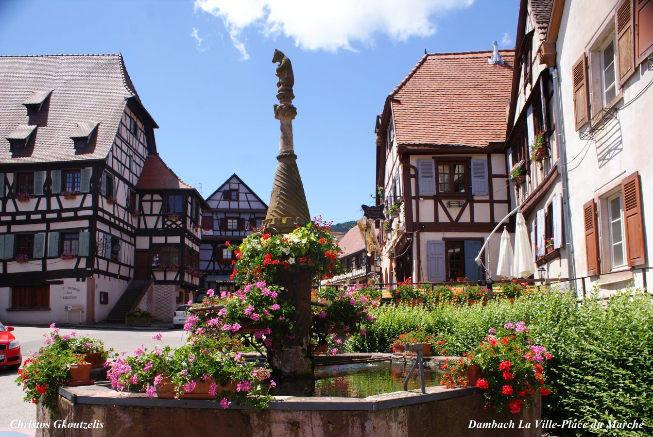 DSC07087 Dambach La Ville-Place du Marché.jpg