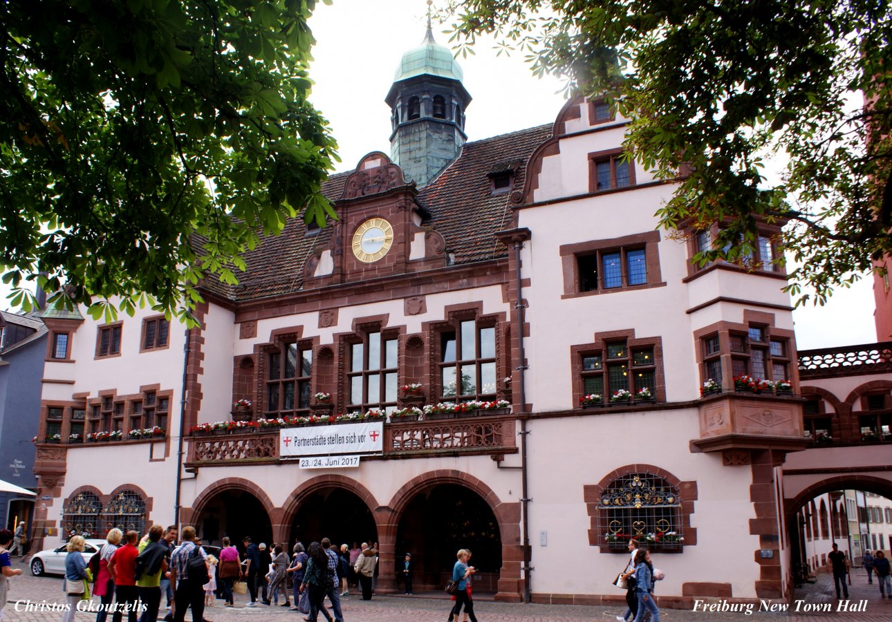 DSC07323 Freiburg New Town Hall.jpg