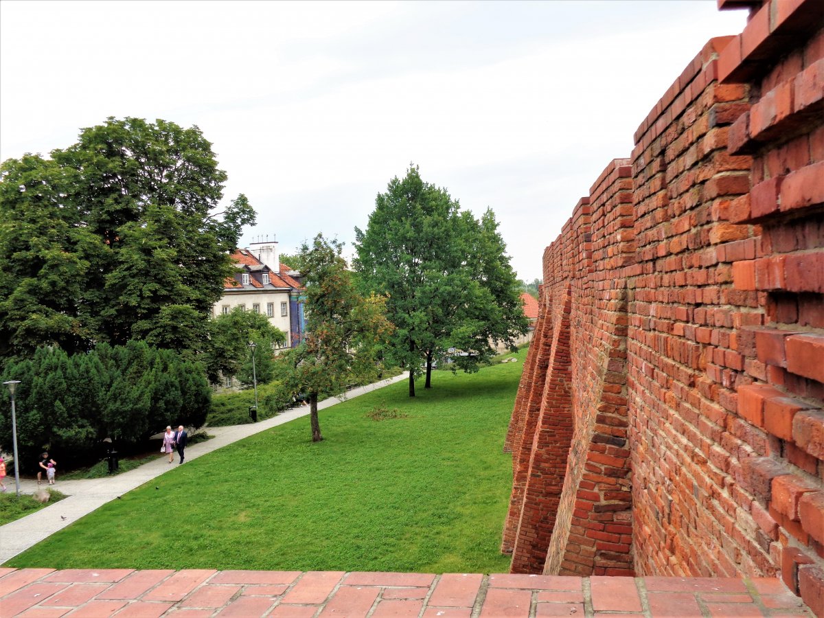 Warsaw, Barbican Walls 03.JPG