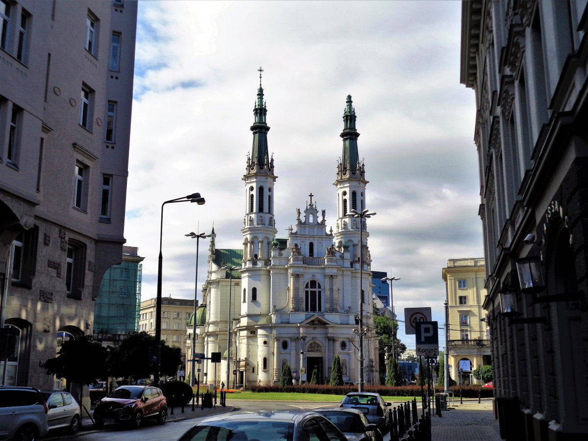 Warsaw - Mokotowska Street 05 (Church of the Holiest Saviour).JPG