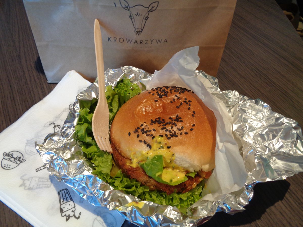 Warsaw, Krowarzywa Vegan Burger 2.JPG