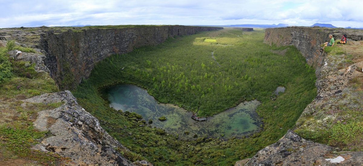 Asbyrgi Canyon overlooking copy_2000px.jpg