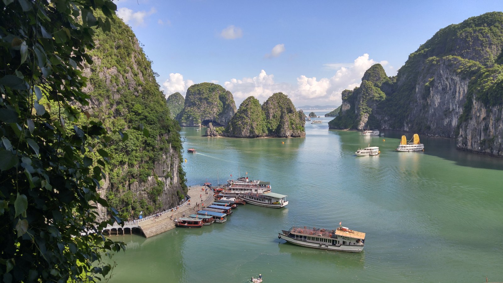 HALONG BAY.jpg