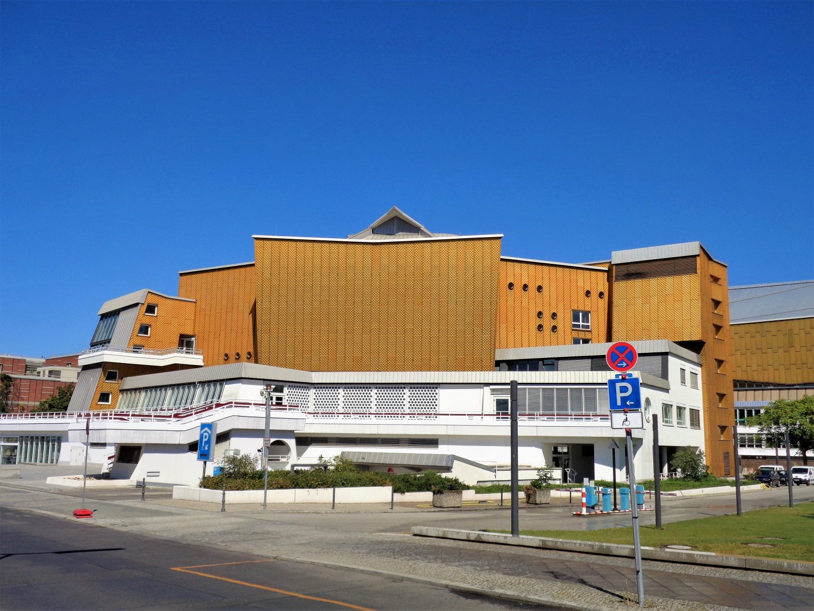 Berlin - Berliner Philharmonie 01.JPG