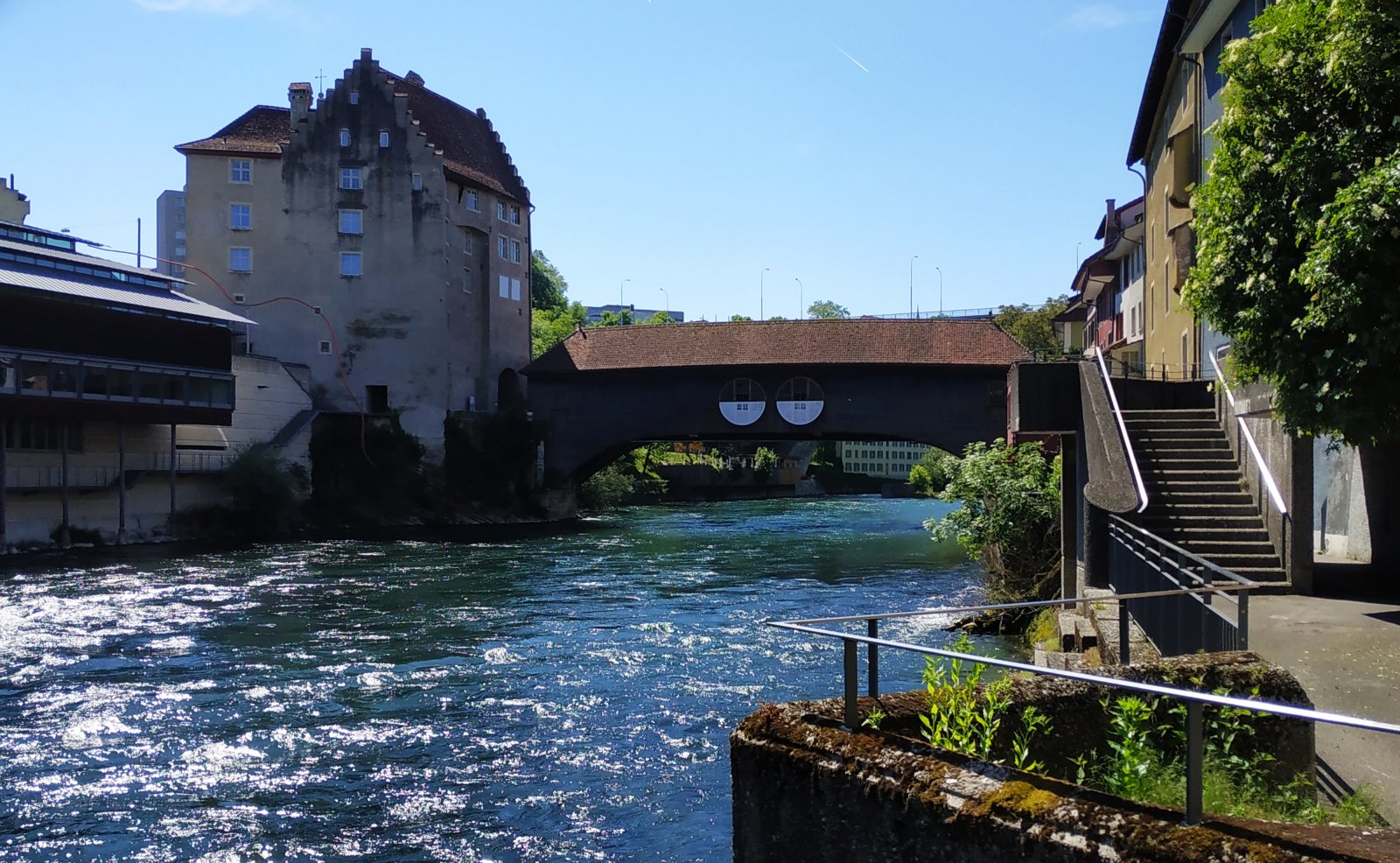 DSCN110858Gedeckte Holzbrücke&Landvogteischschloss.jpg