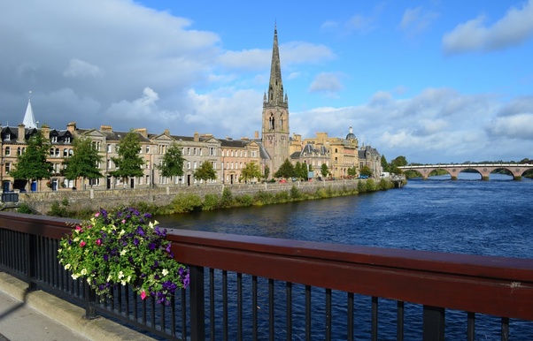 Tay St from Queen's Bridge.jpeg