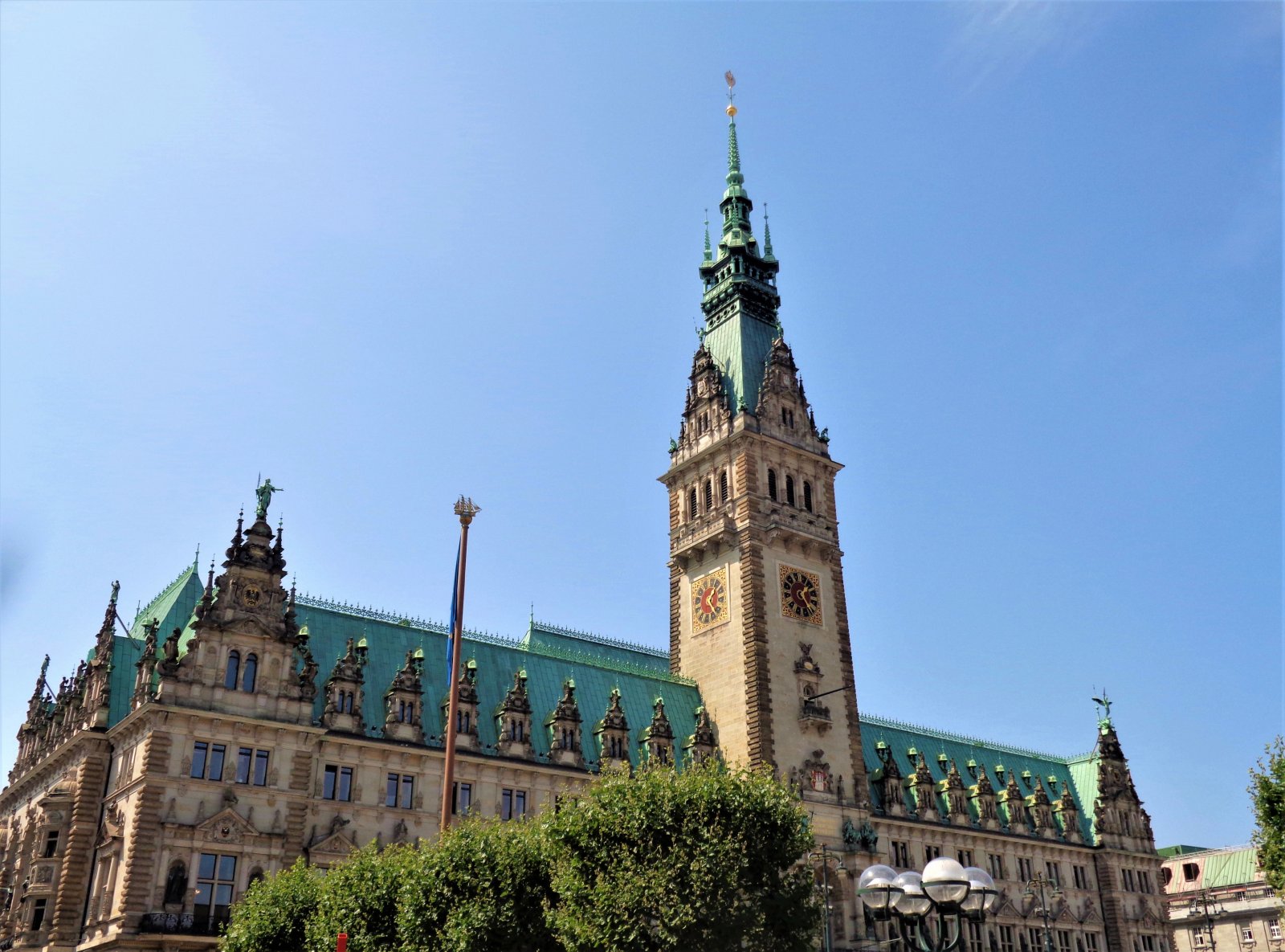 Hamburg - Rathaus 01.JPG