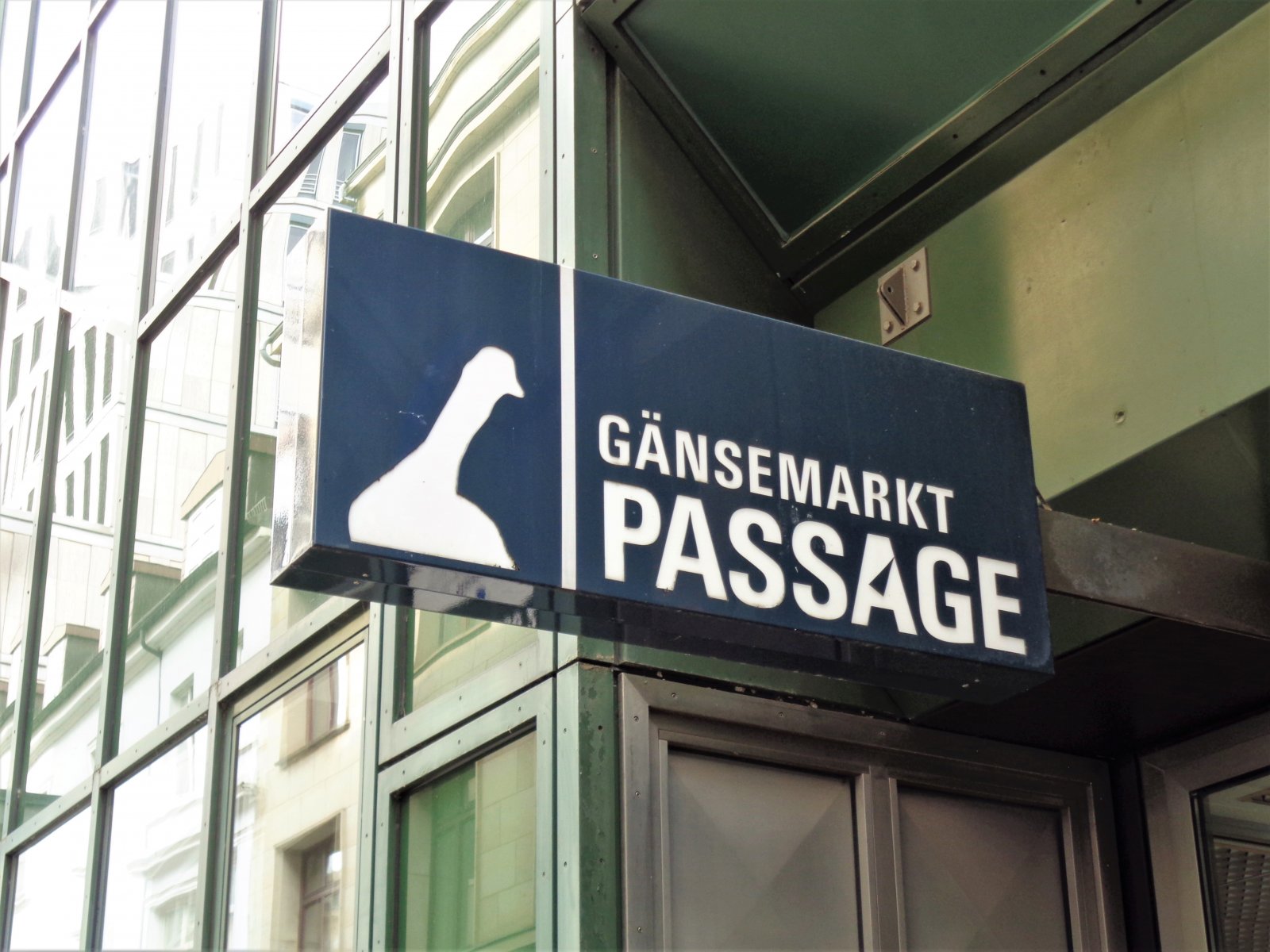 Hamburg - Gänsemarkt Passage 01.JPG