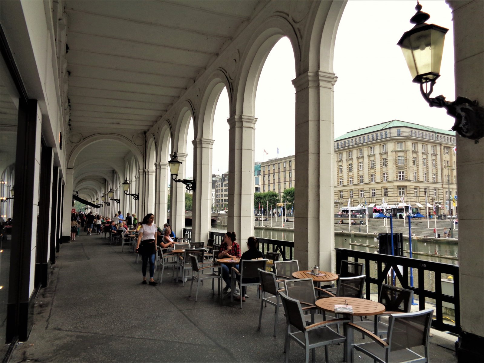 Hamburg - Alster Arcades 02.JPG