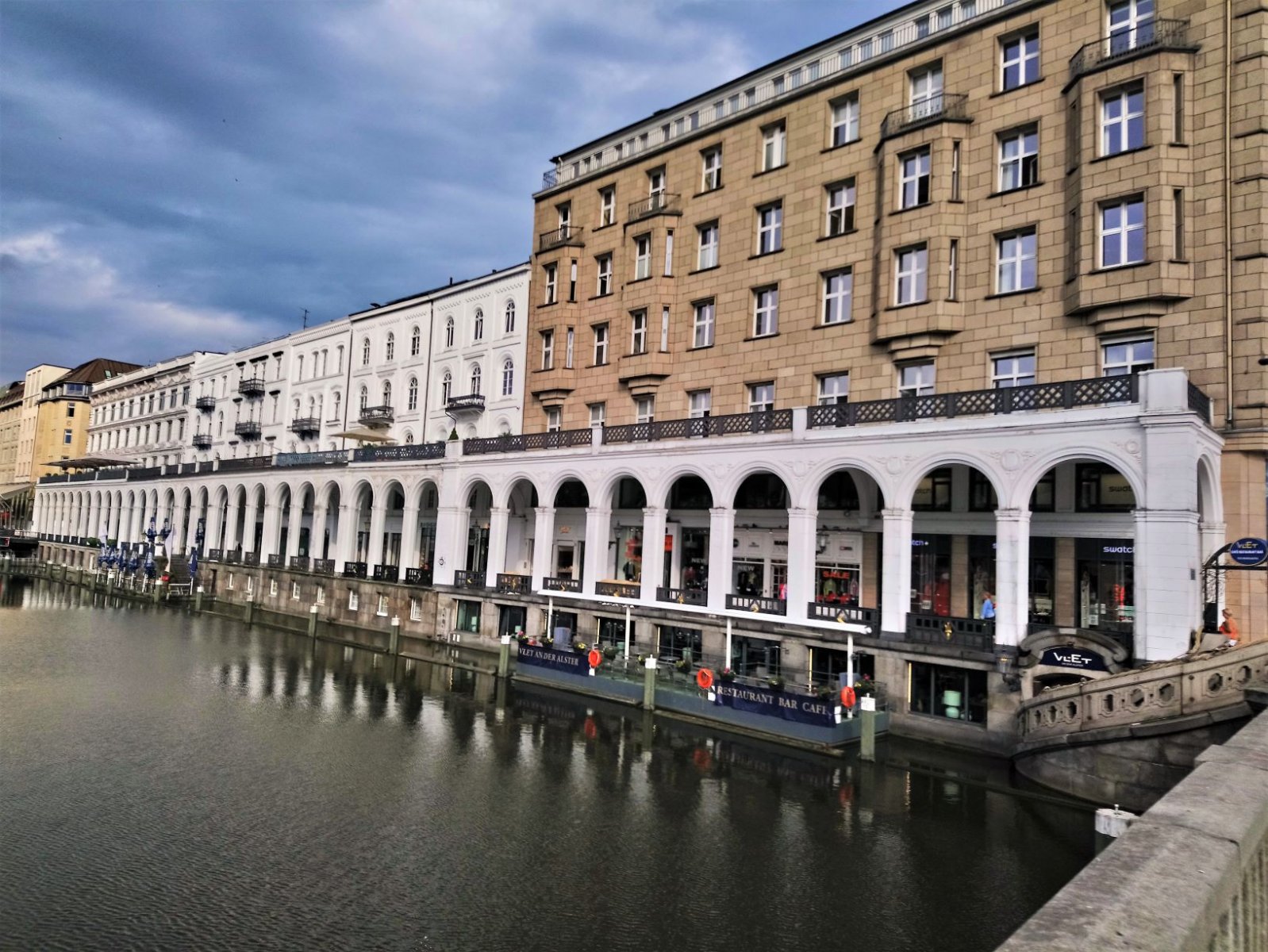 Hamburg - Alster Arcades 03.JPG