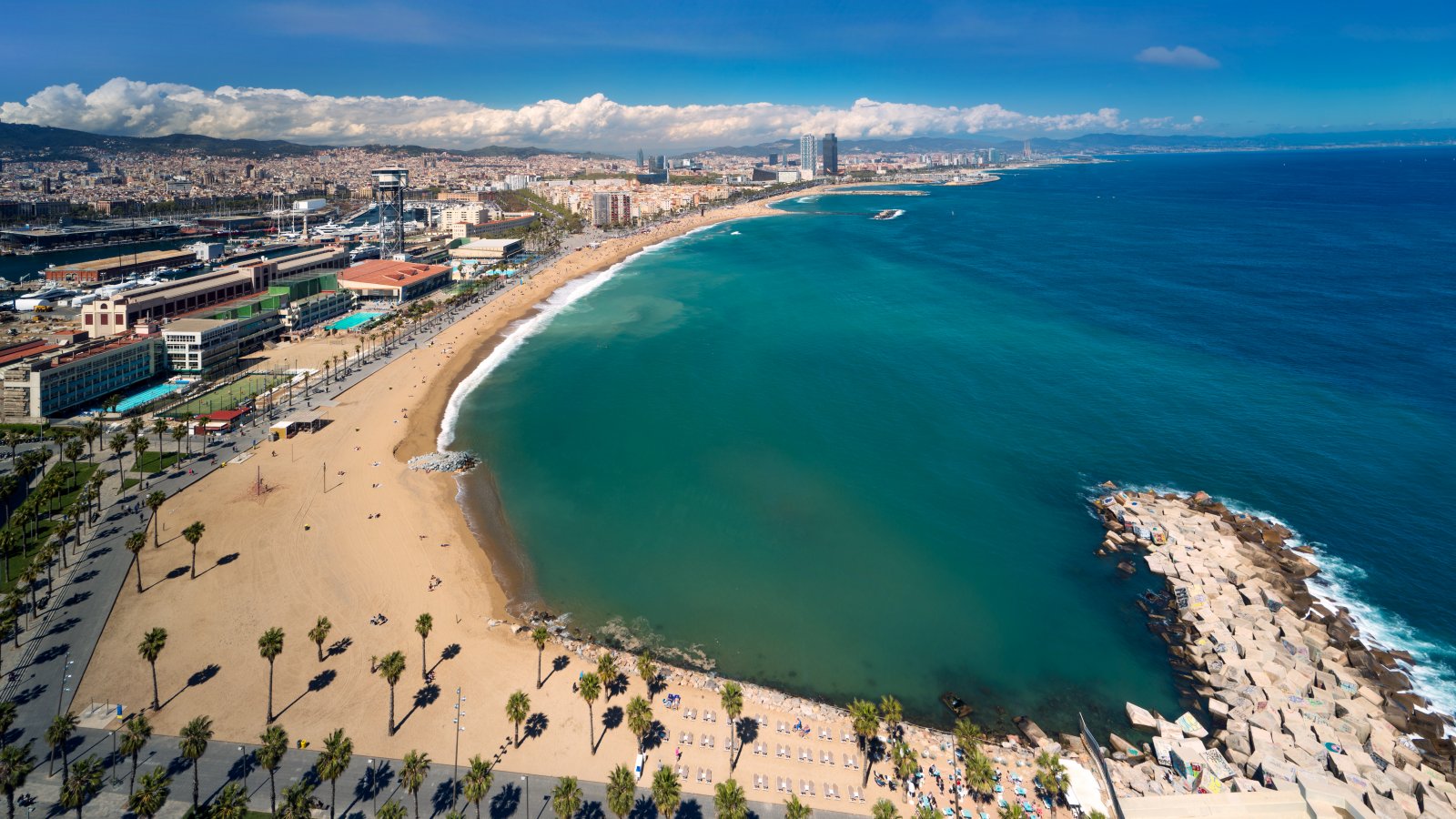 180528121341-01-barcelona-beach-guide.jpg