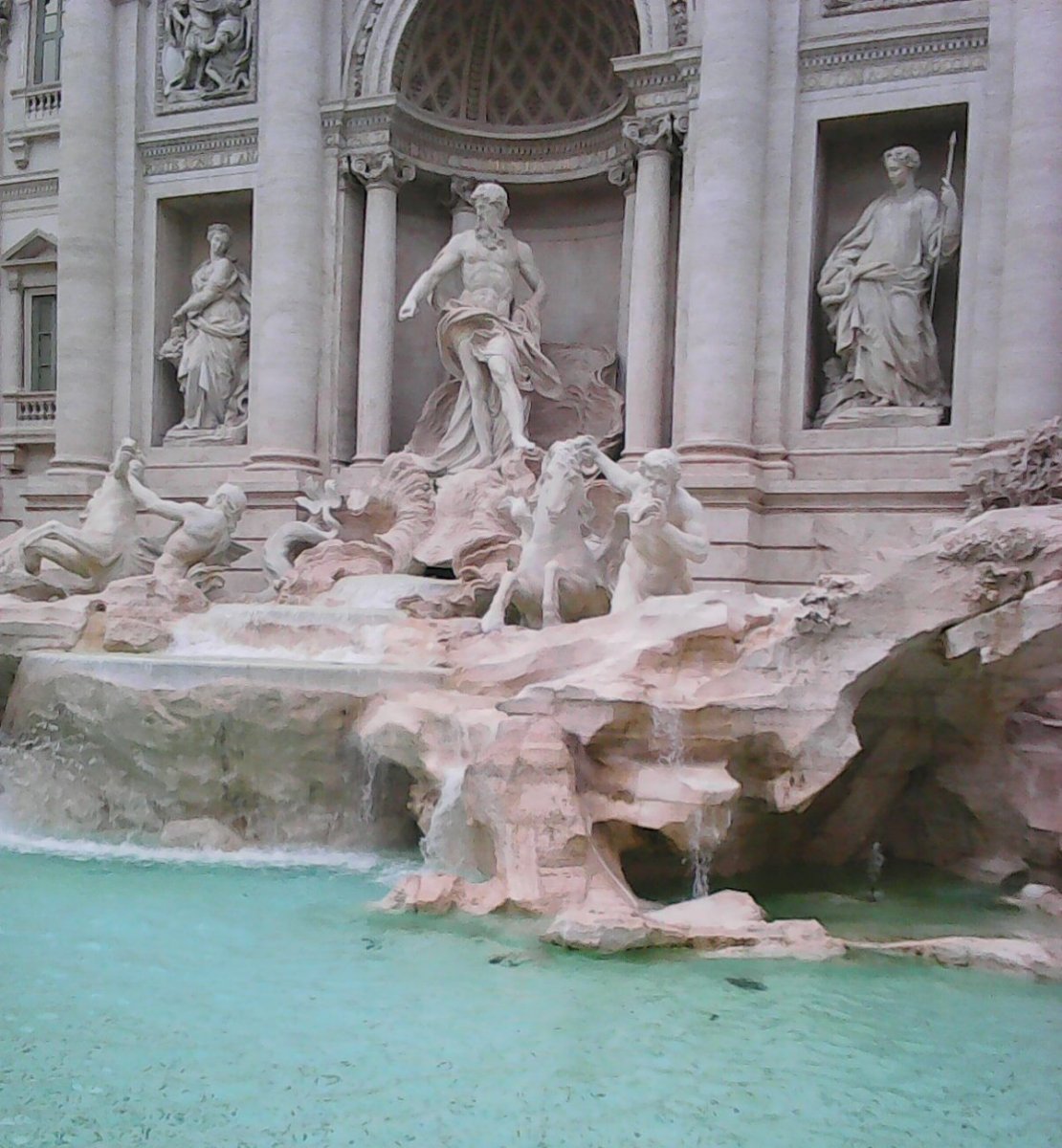 Fontana di Trevi - Copy.jpg