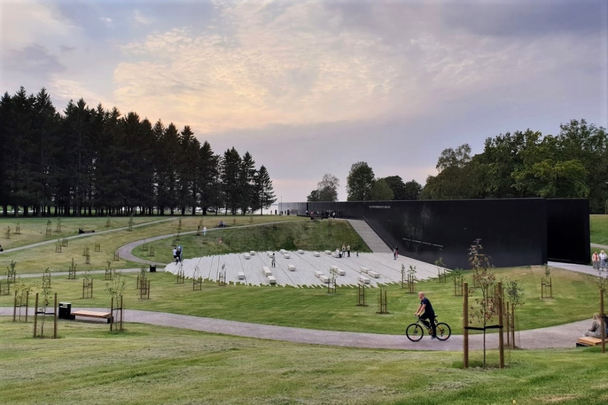 Eesti Kommunismiohvrite memorial.jpg
