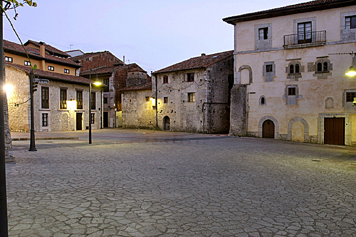 llanes noche 2.jpg