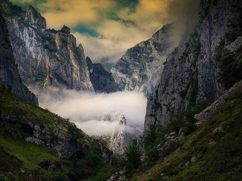 bulnes funicular.jpg