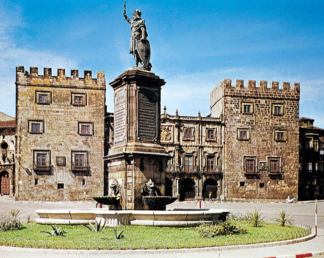 Gijon Monument-Pelayo-hero-king-wars-Asturian-Gijon.jpg