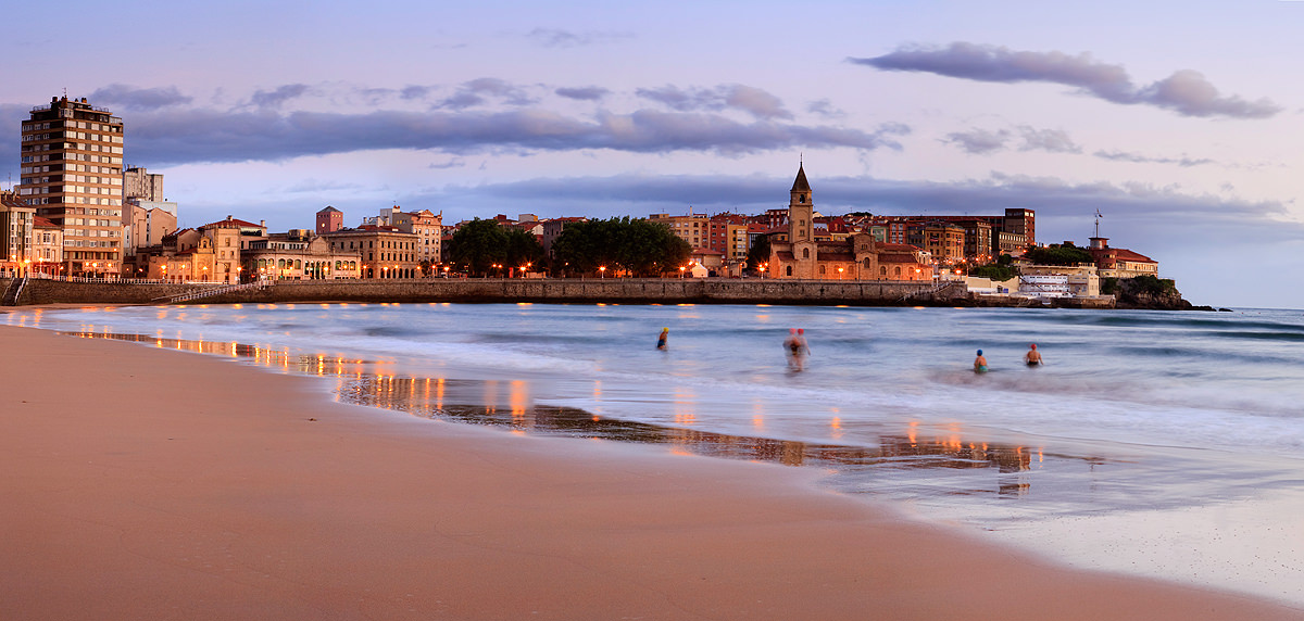 gijon noche.jpg