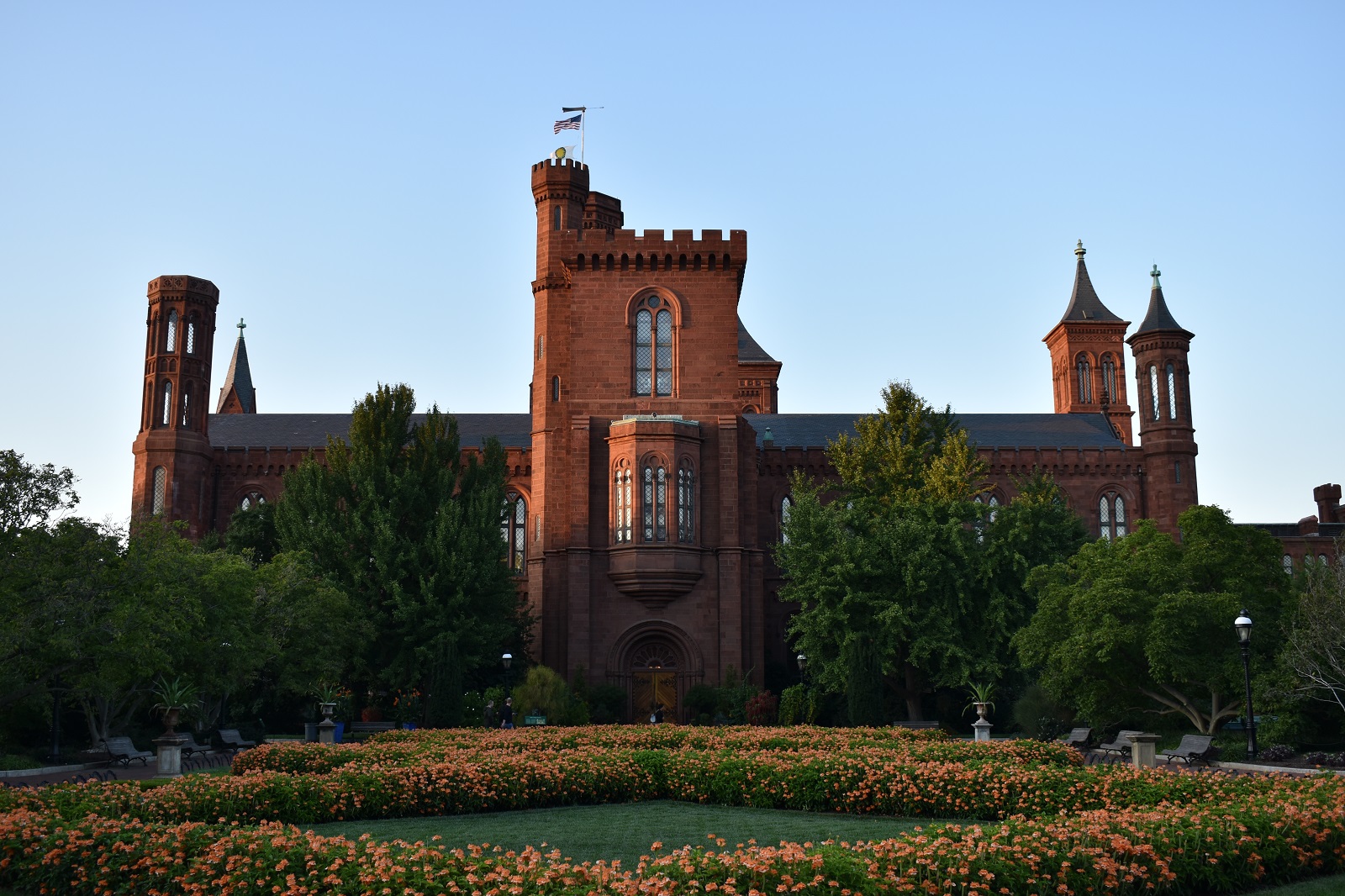 _24. Smithsonian Castle 2.JPG