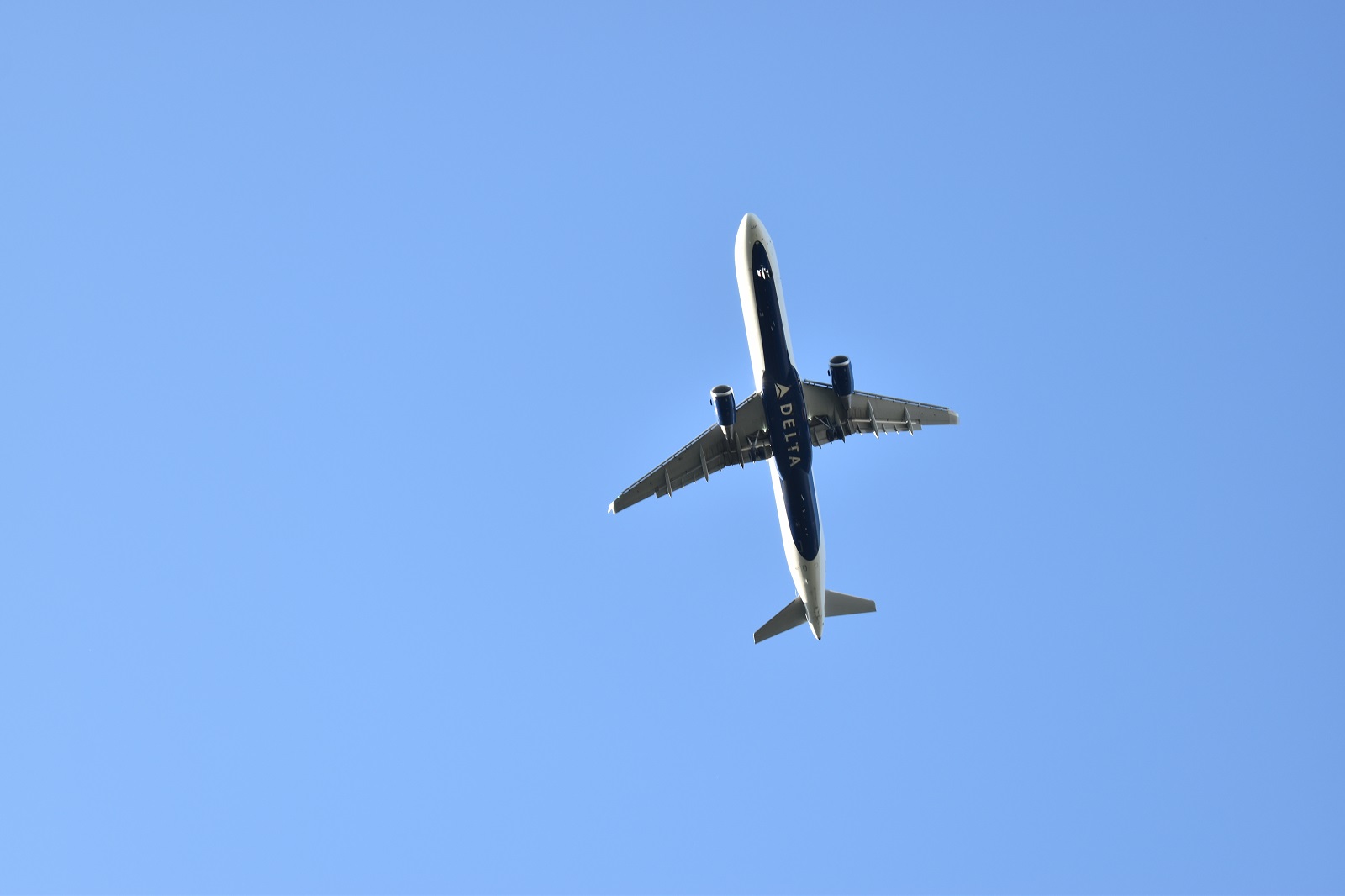 _205. Plane Spotting σε Roosevelt Island.JPG