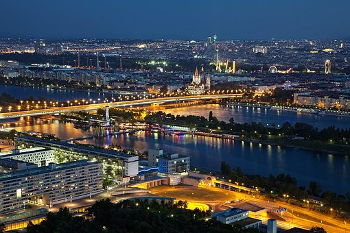 Reichsbrücke .jpg