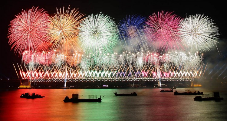 Busan_World_Fireworks_Festival-750x400.jpg