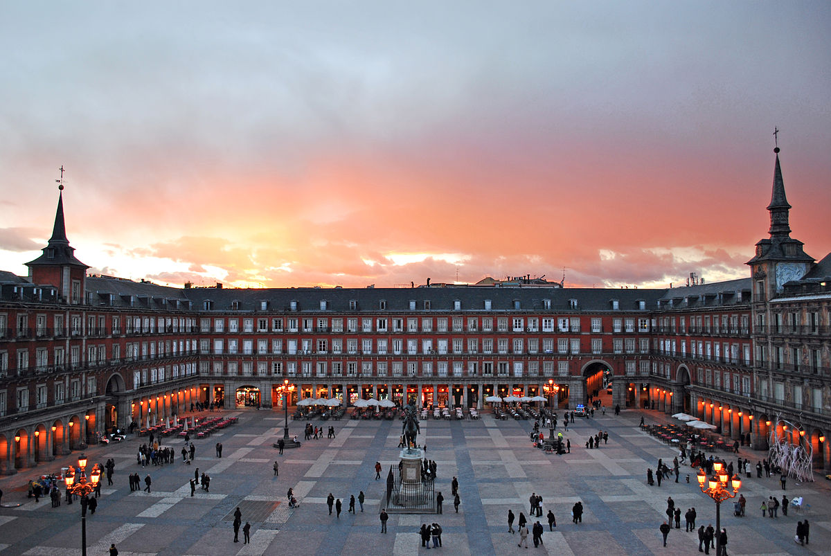 1200px-Plaza_Mayor_de_Madrid_02.jpg