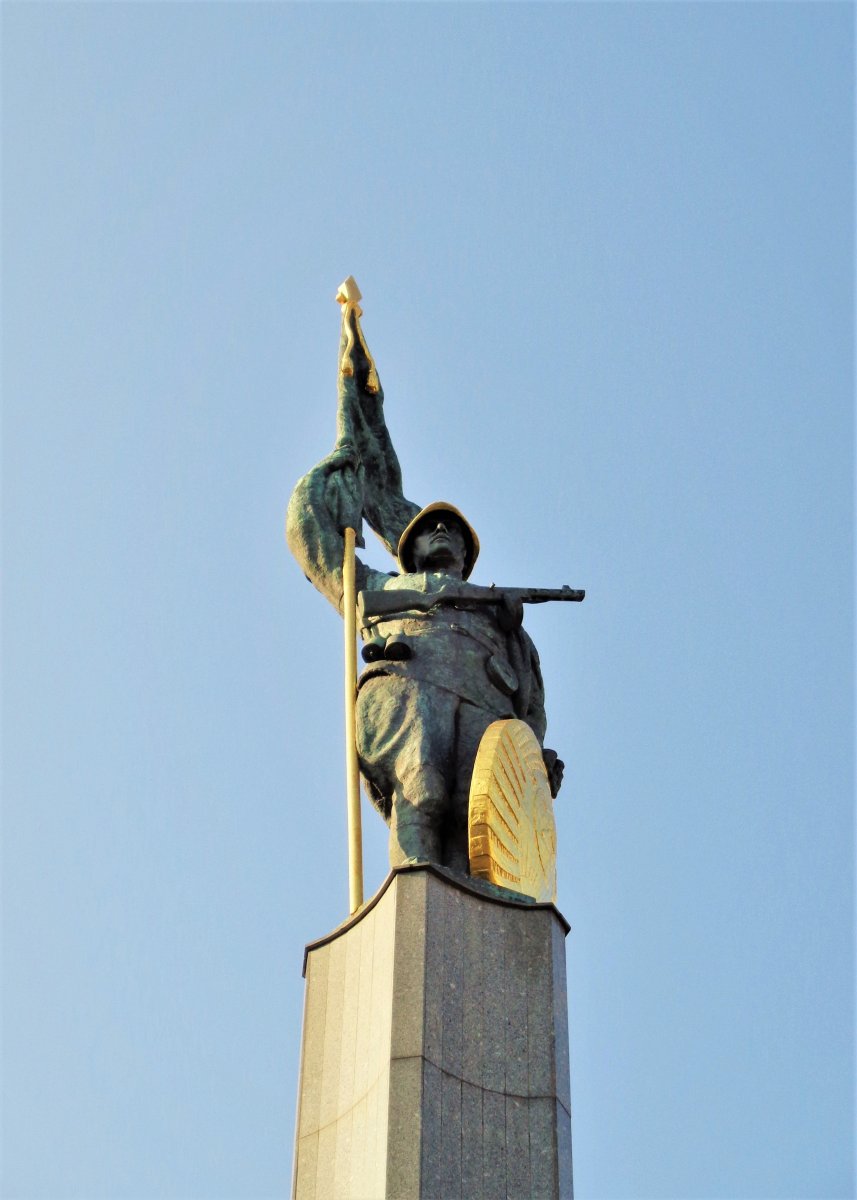 Vienna - Soviet War Memorial 4.JPG