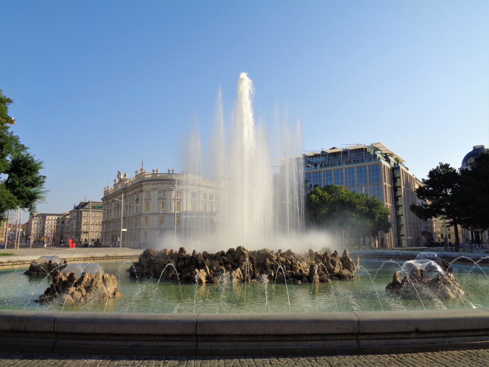 Vienna - Soviet War Memorial 5.JPG