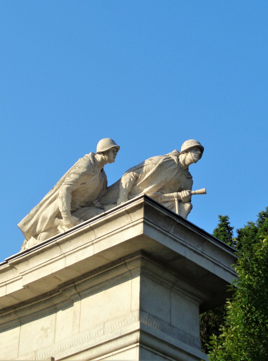 Vienna - Soviet War Memorial 2.JPG