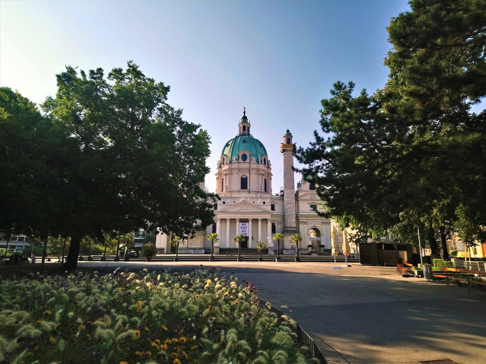 Vienna - Karlskirche 1.JPG