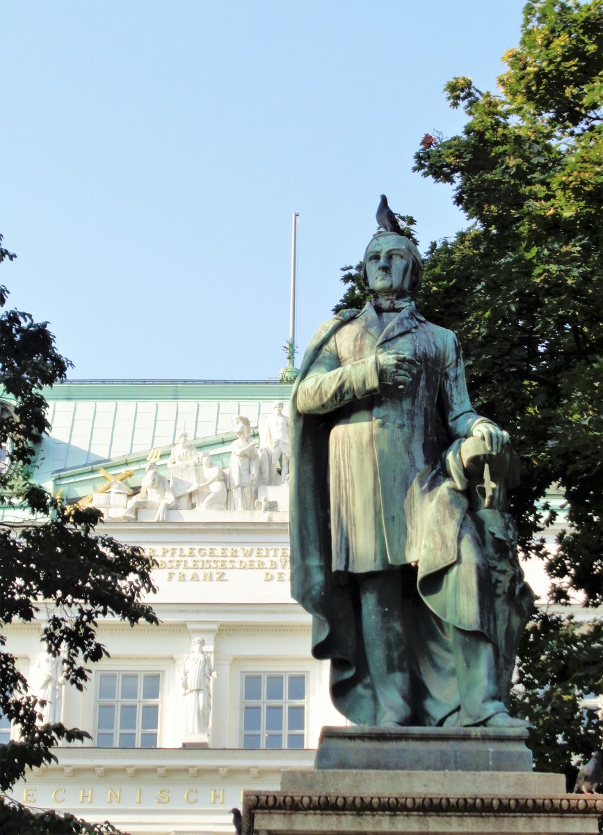 Vienna - Technical University 4 (Jospeh Ressel statue).JPG