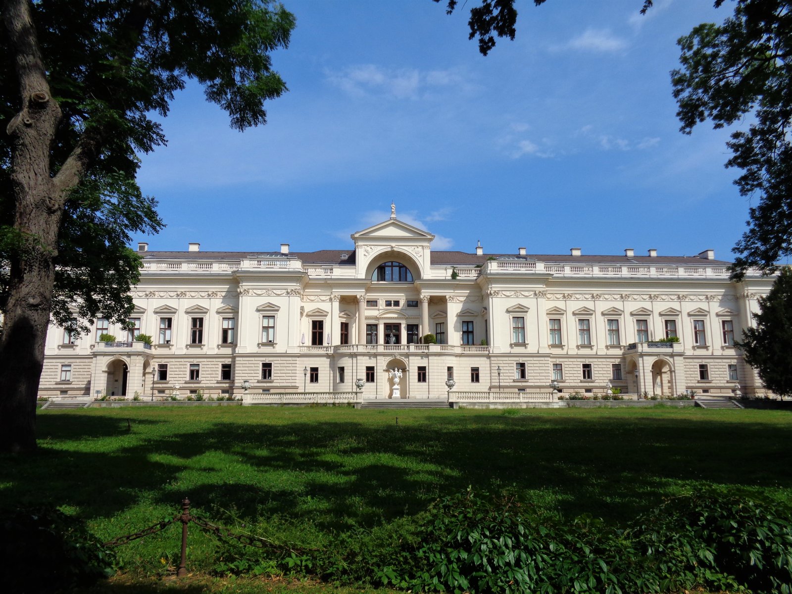 Vienna - Liechtenstein Garden Palace 08.JPG