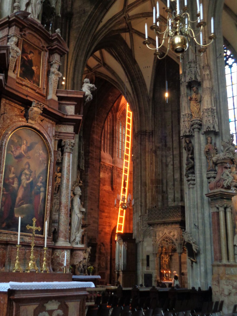 Vienna - Stephansdom 11.JPG